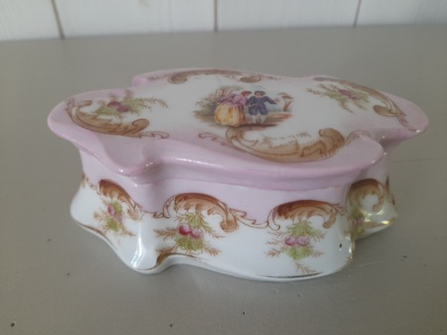 Petite boîte ancienne